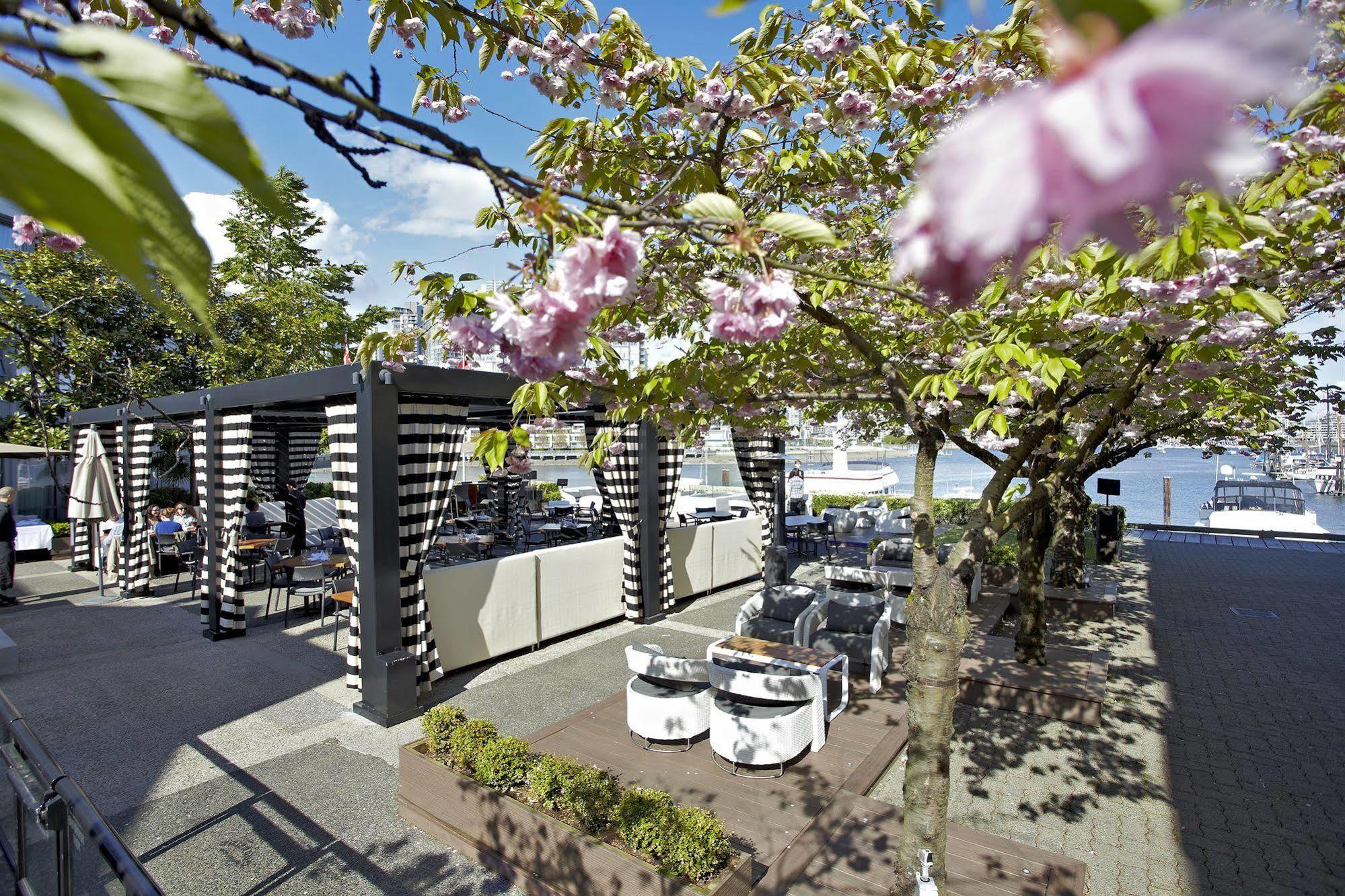 Granville Island Hotel Vancouver Exterior foto